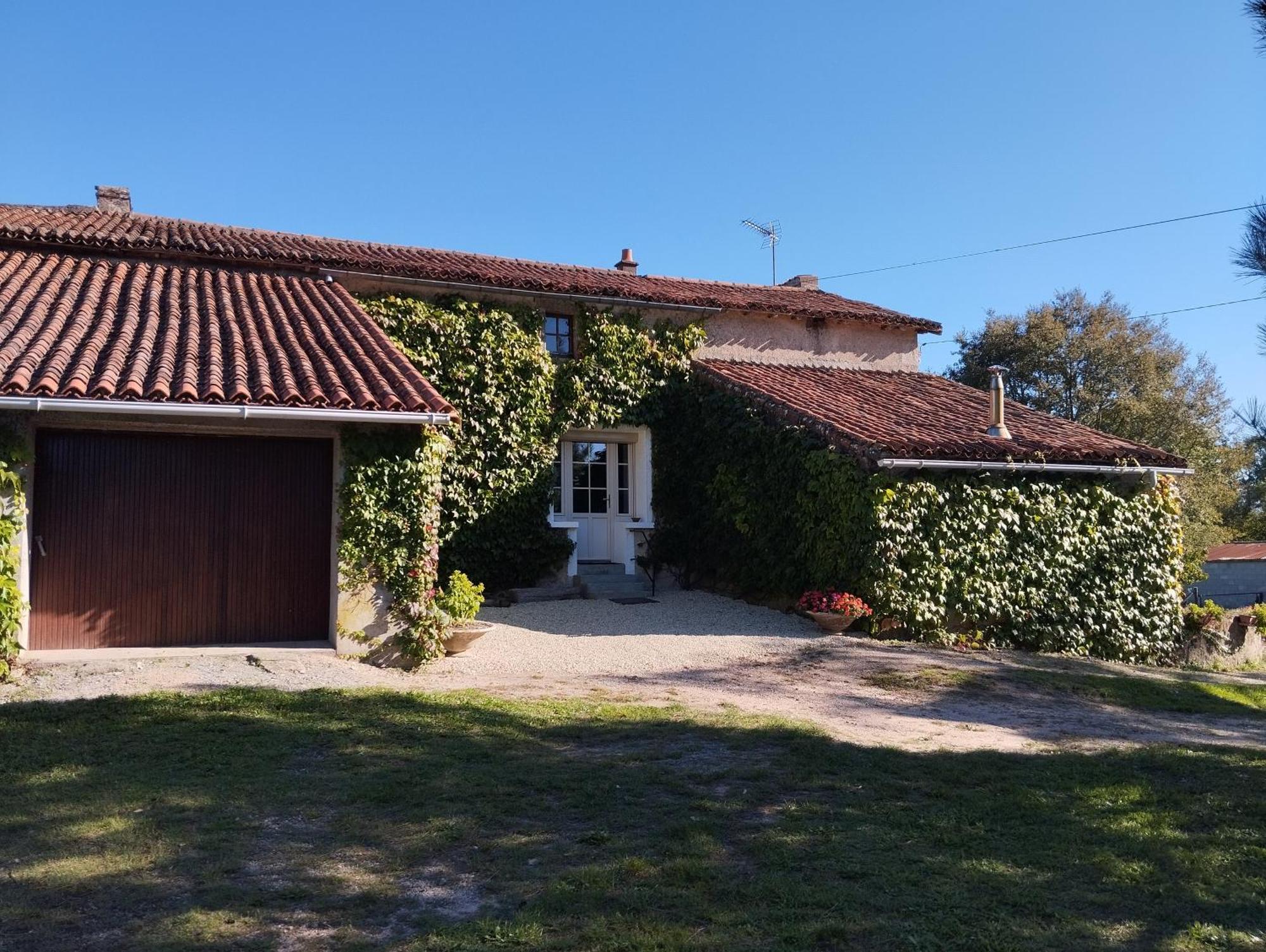 Maison Au Calme Avec Vue Etang Clesse  Exterior foto